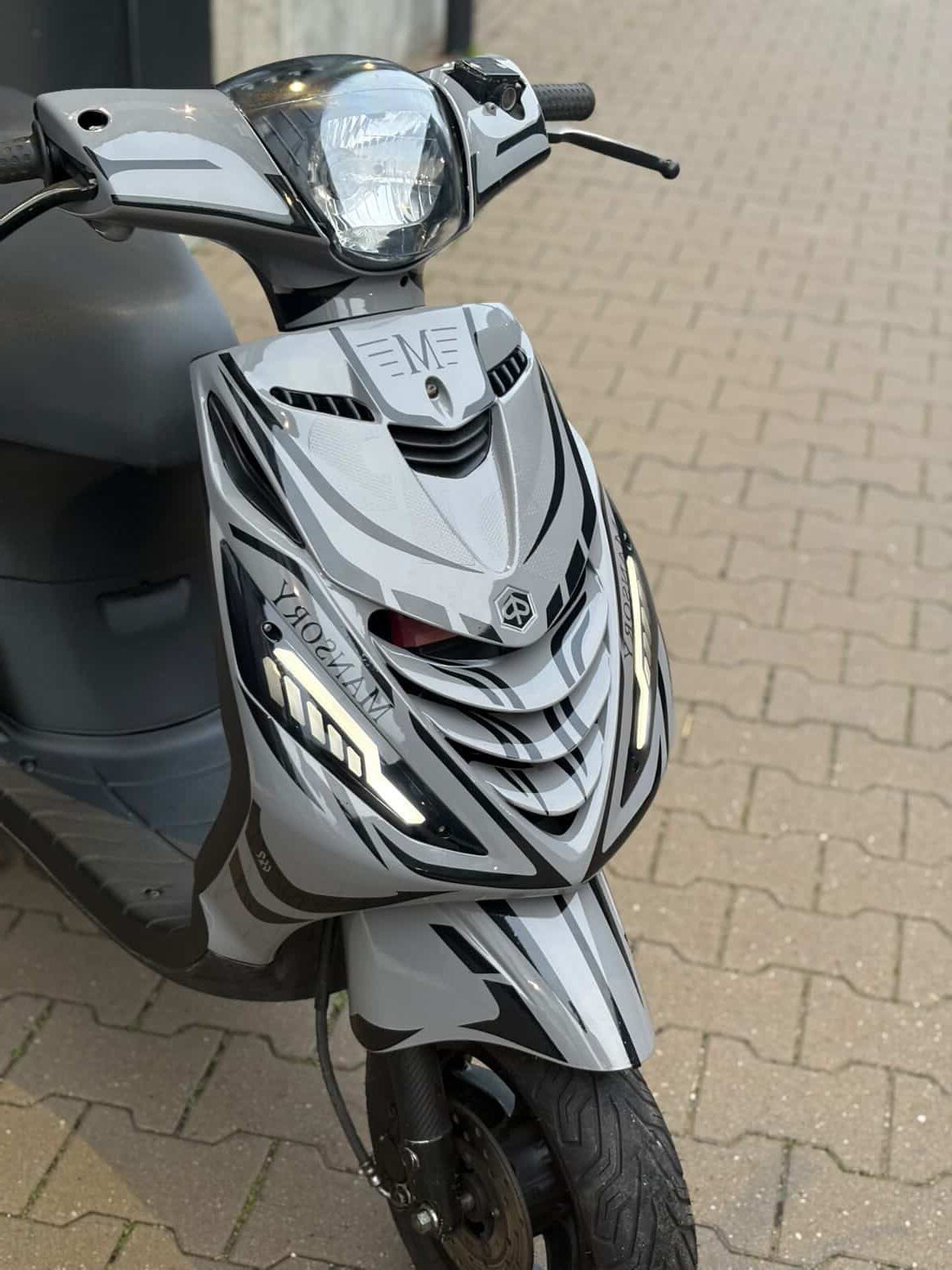 Mansory V1 - Piaggio Zip SP Graphics Kit