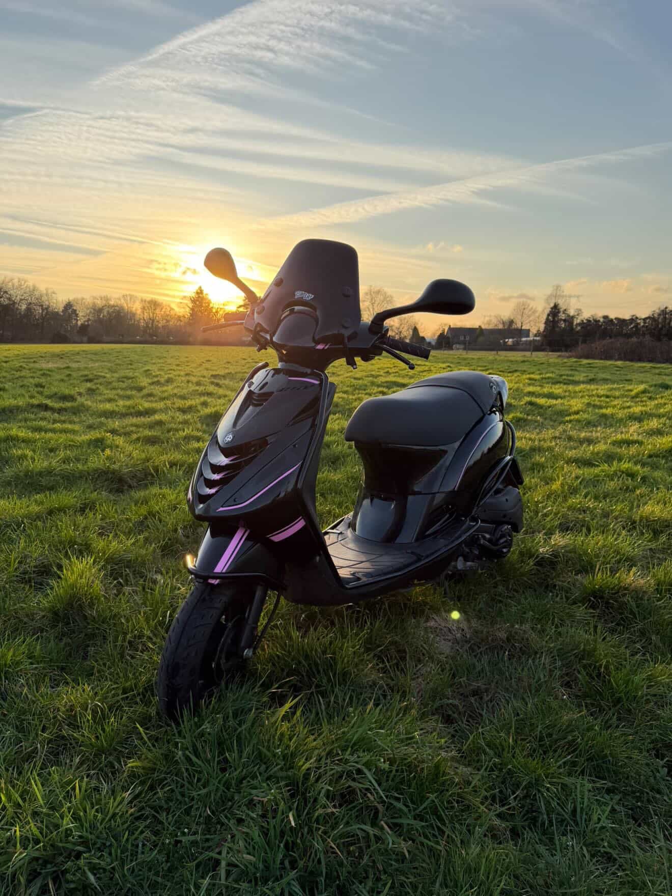 Minimal - Piaggio Zip SP Graphics Kit