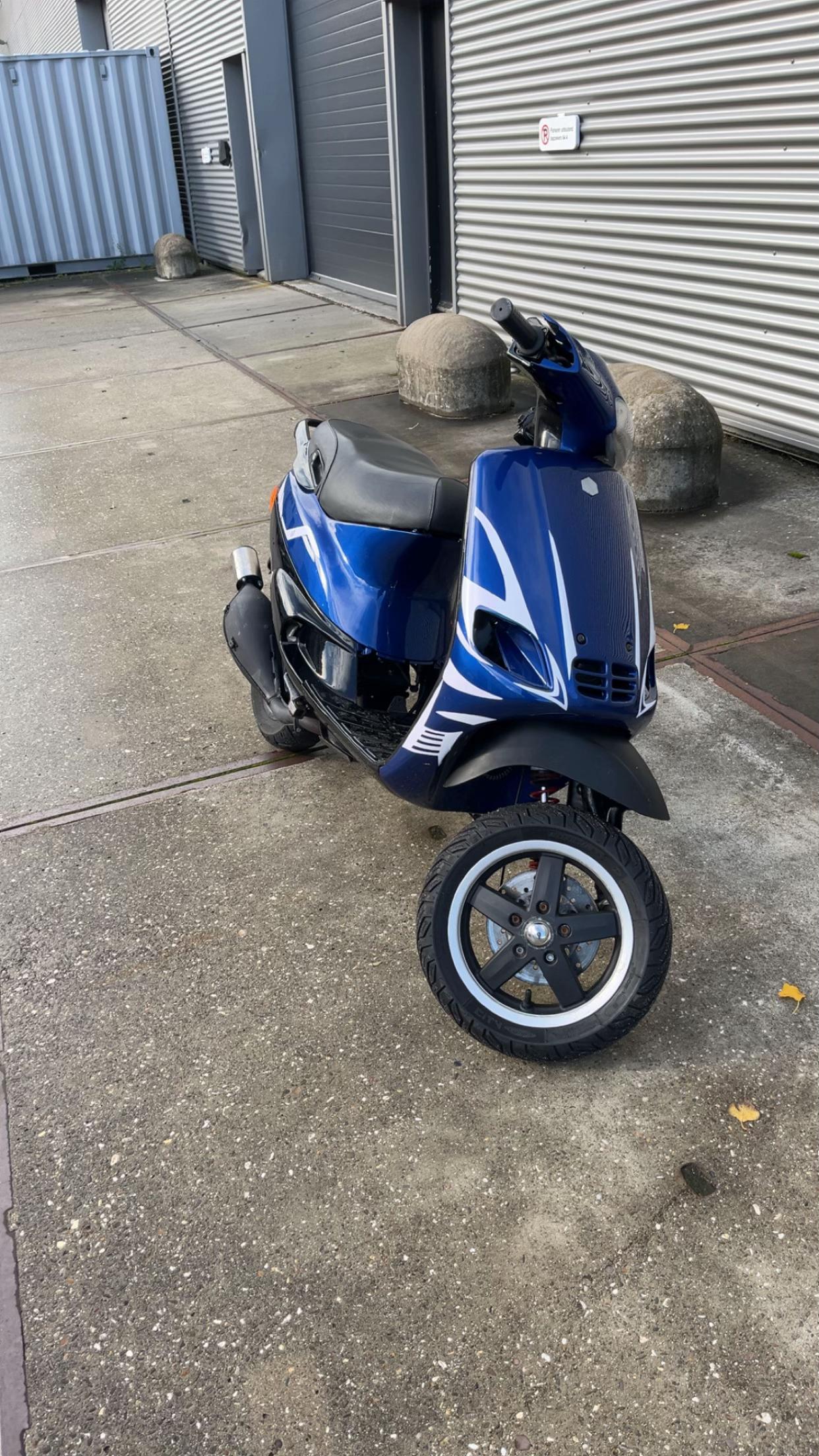 rotes Aufkleberset - Zip Graphicz