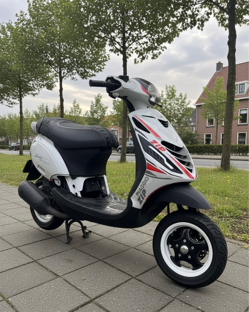 Sporty Design Revamp  - Piaggio Zip SP Graphics Kit