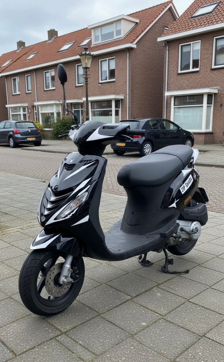 ''Gym Shark'' - Piaggio Zip SP Graphics Kit